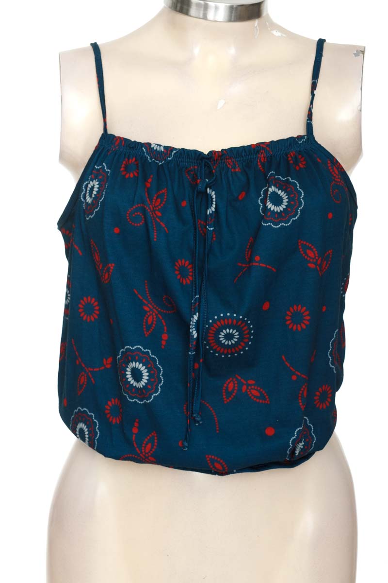 Top / Camiseta color Azul - Azzorti