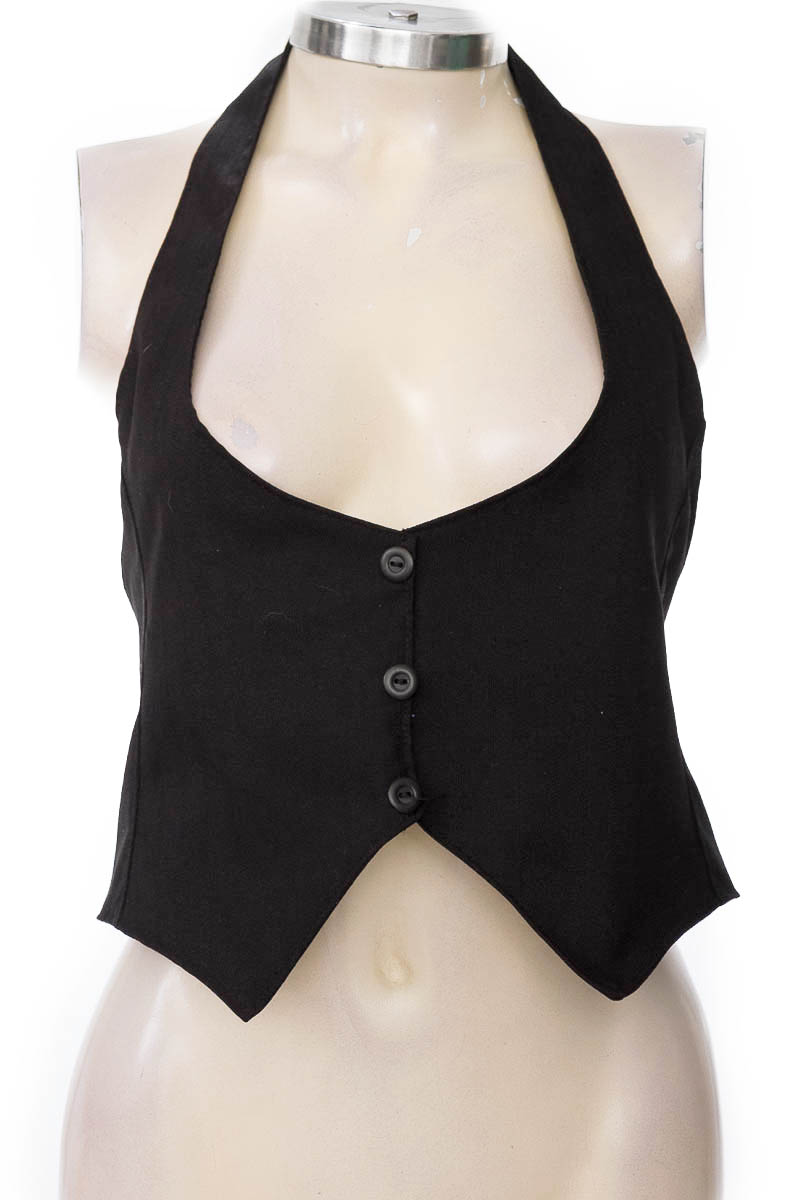 Top / Camiseta color Negro - Closeando