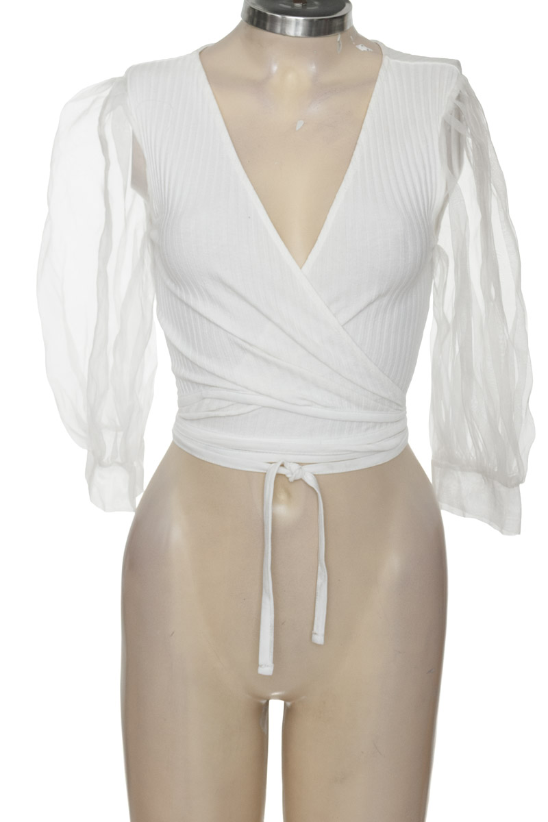 Top / Camiseta color Blanco - Zara