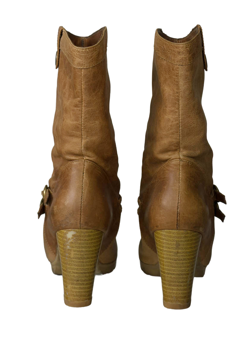 Zapatos color Beige - Closeando