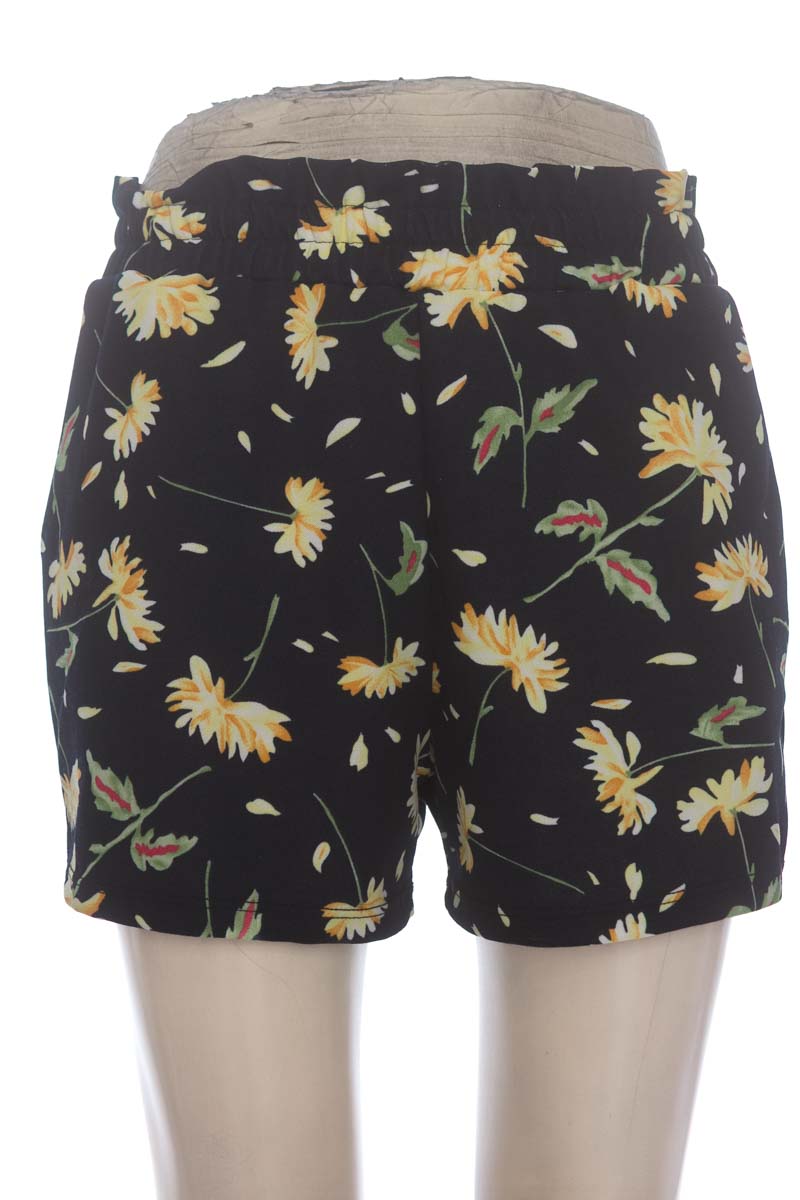 Short color Negro - Closeando