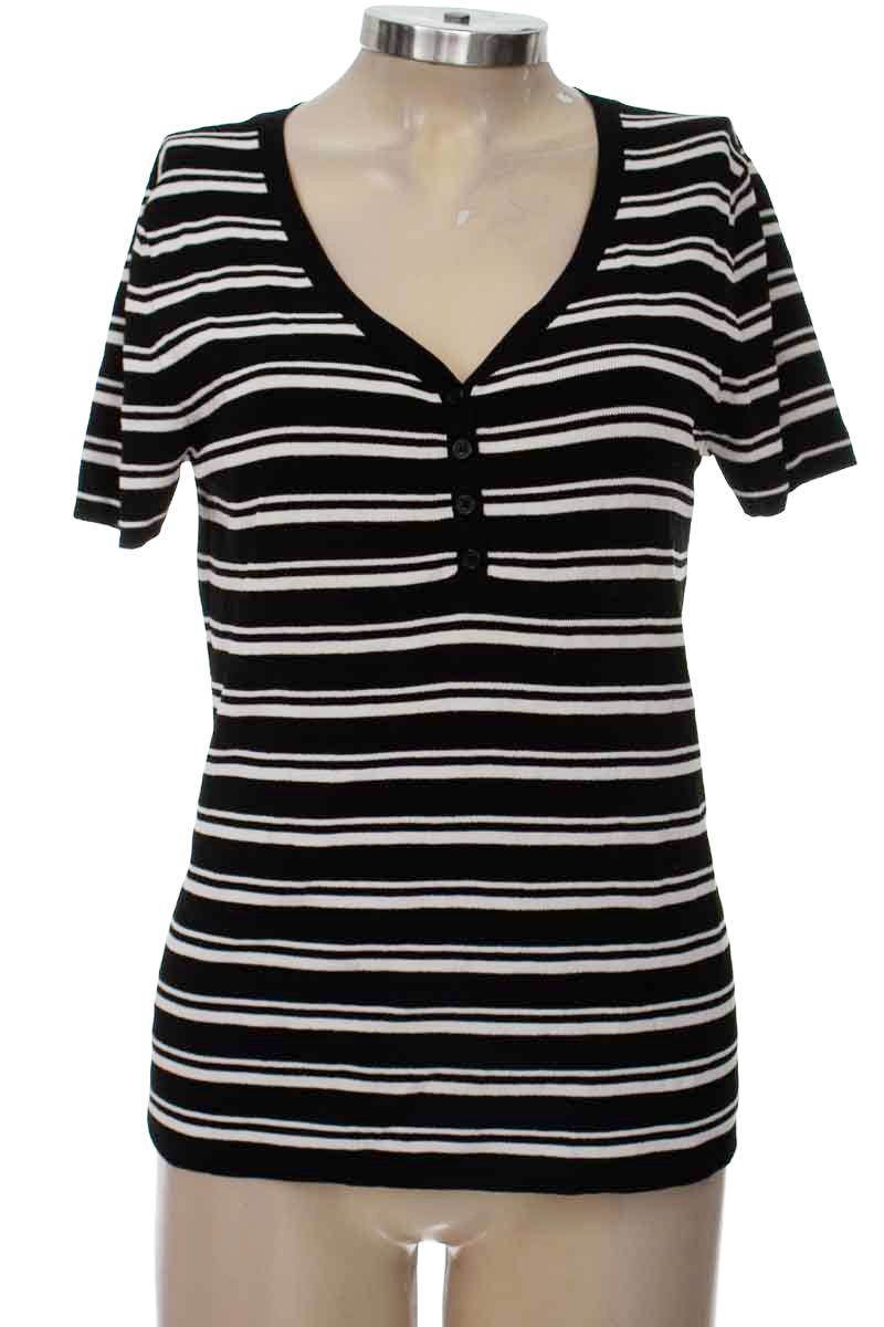 Sweater color Negro - Closeando