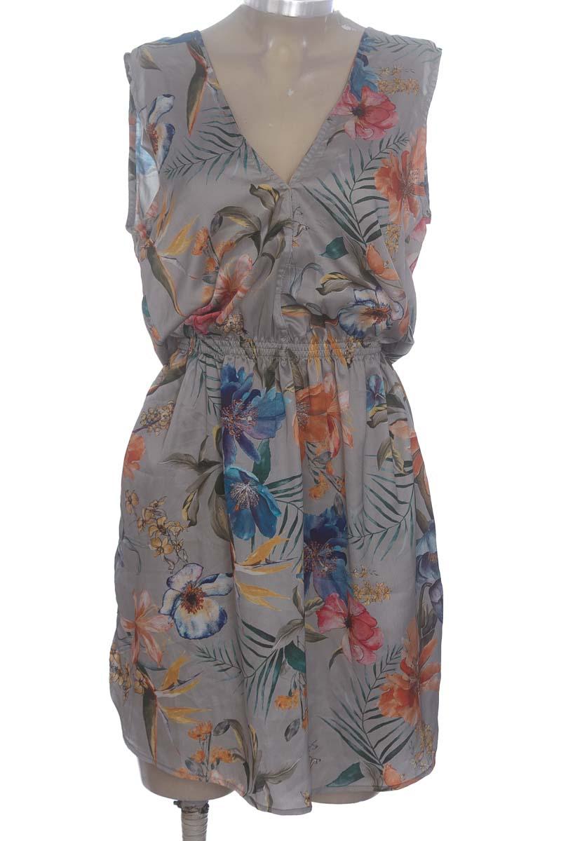 Vestido / Enterizo color Gris - Closeando