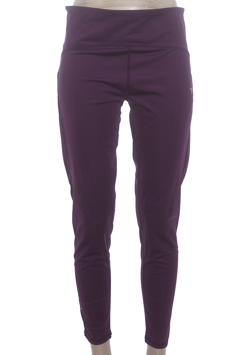 Ropa Deportiva / Salida de Baño color Morado - Diadora