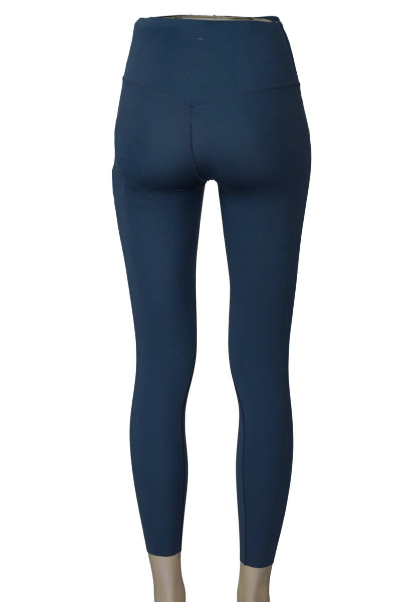 Ropa Deportiva / Salida de Baño color Gris - Punto Blanco