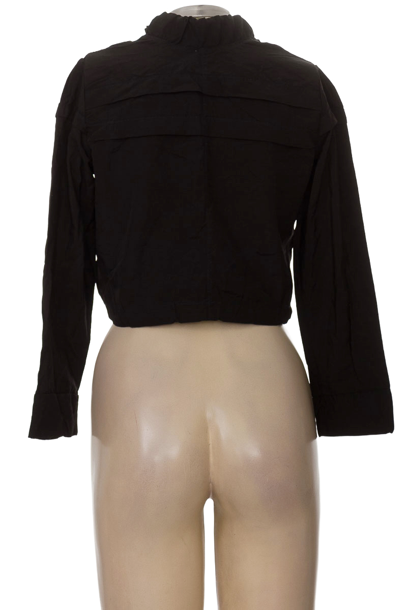 Chaqueta / Abrigo color Negro - Closeando