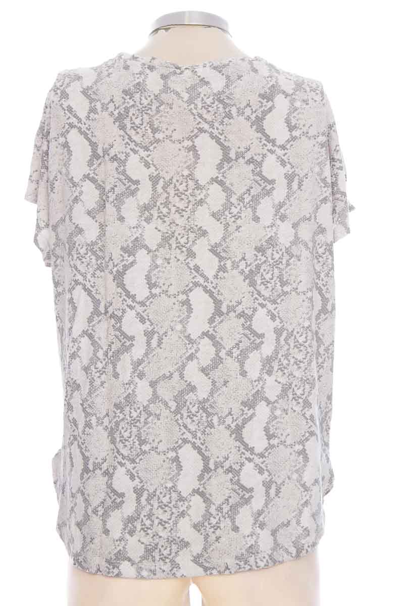 Top / Camiseta color Beige - H&M | Closeando