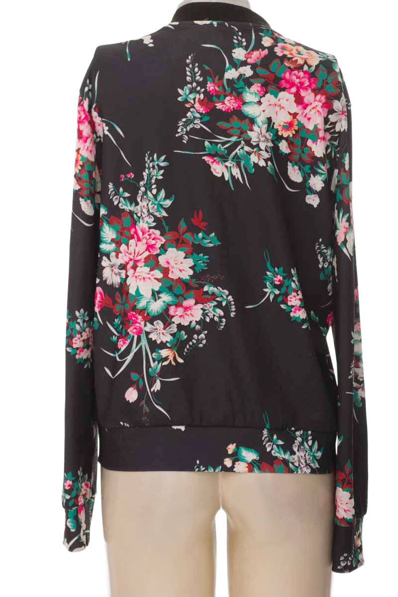 Chaqueta / Abrigo color Negro - Closeando