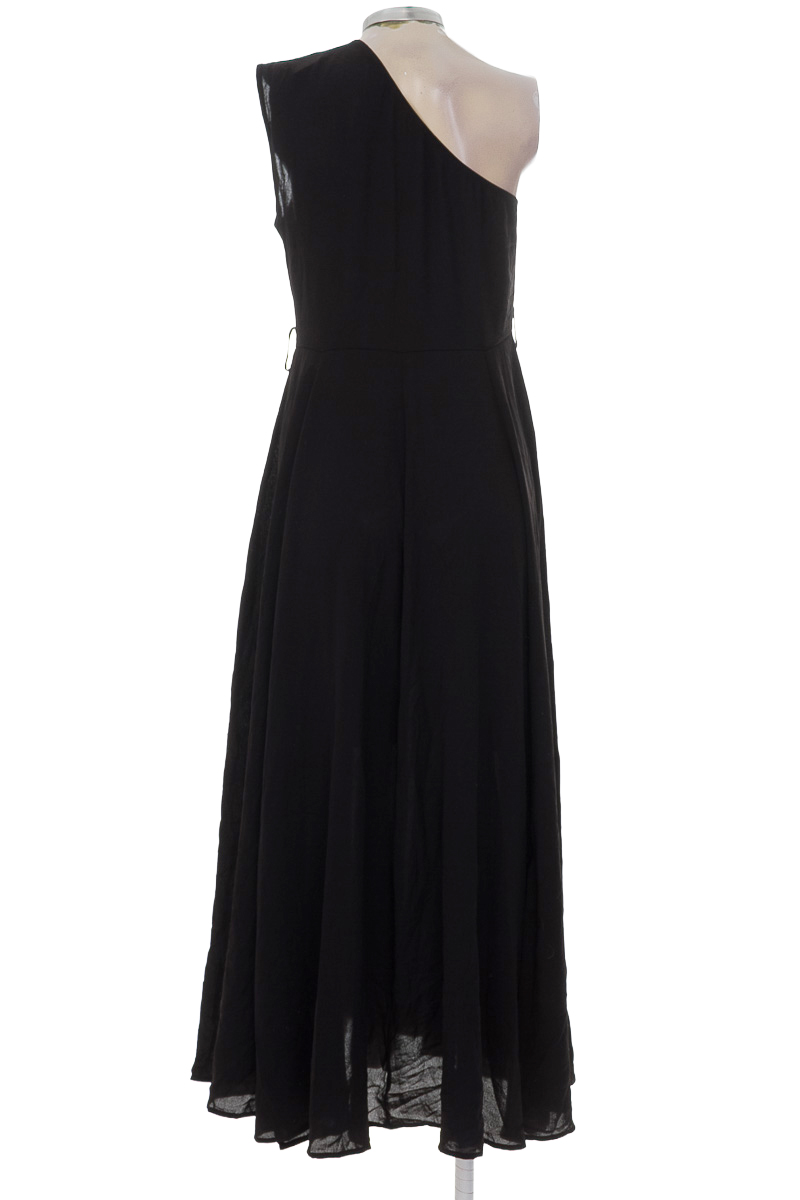 Vestido / Enterizo color Negro - Closeando