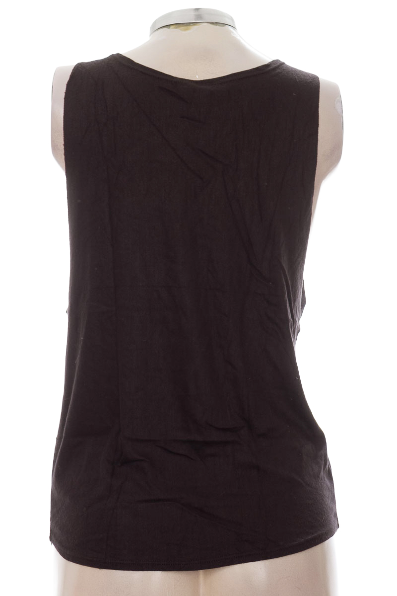 Ropa Deportiva / Salida de Baño color Negro - Yazo