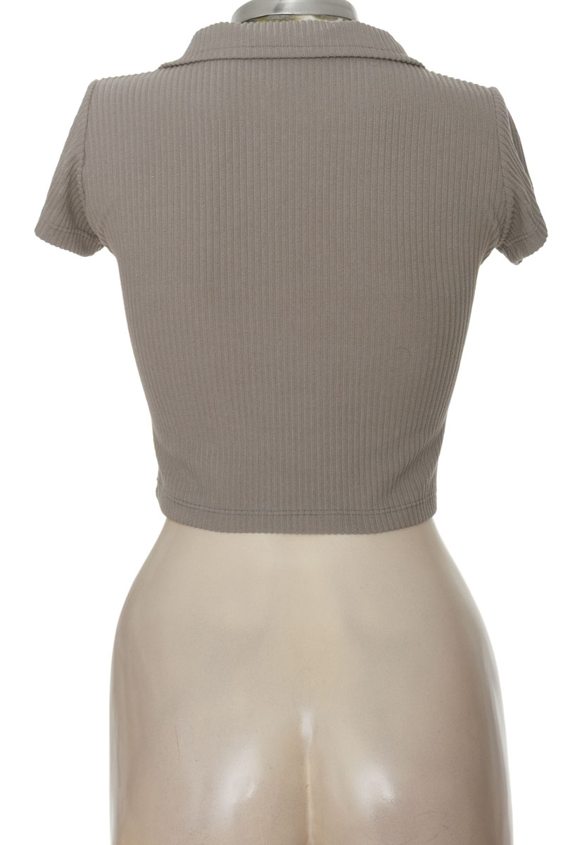 Top / Camiseta color Gris - Closeando