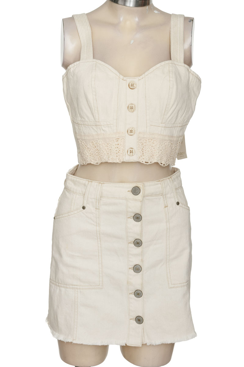 Vestido / Enterizo color Beige - Studio F