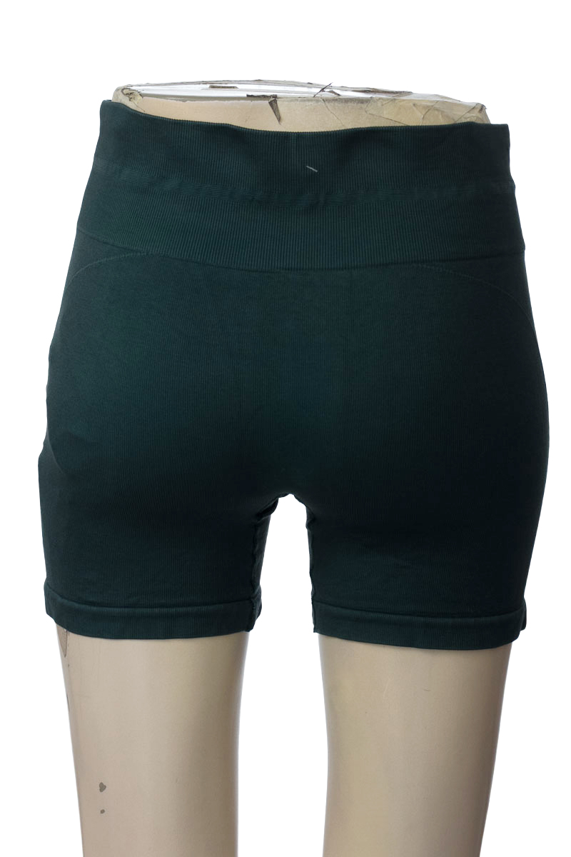 Ropa Deportiva / Salida de Baño color Verde - Closeando