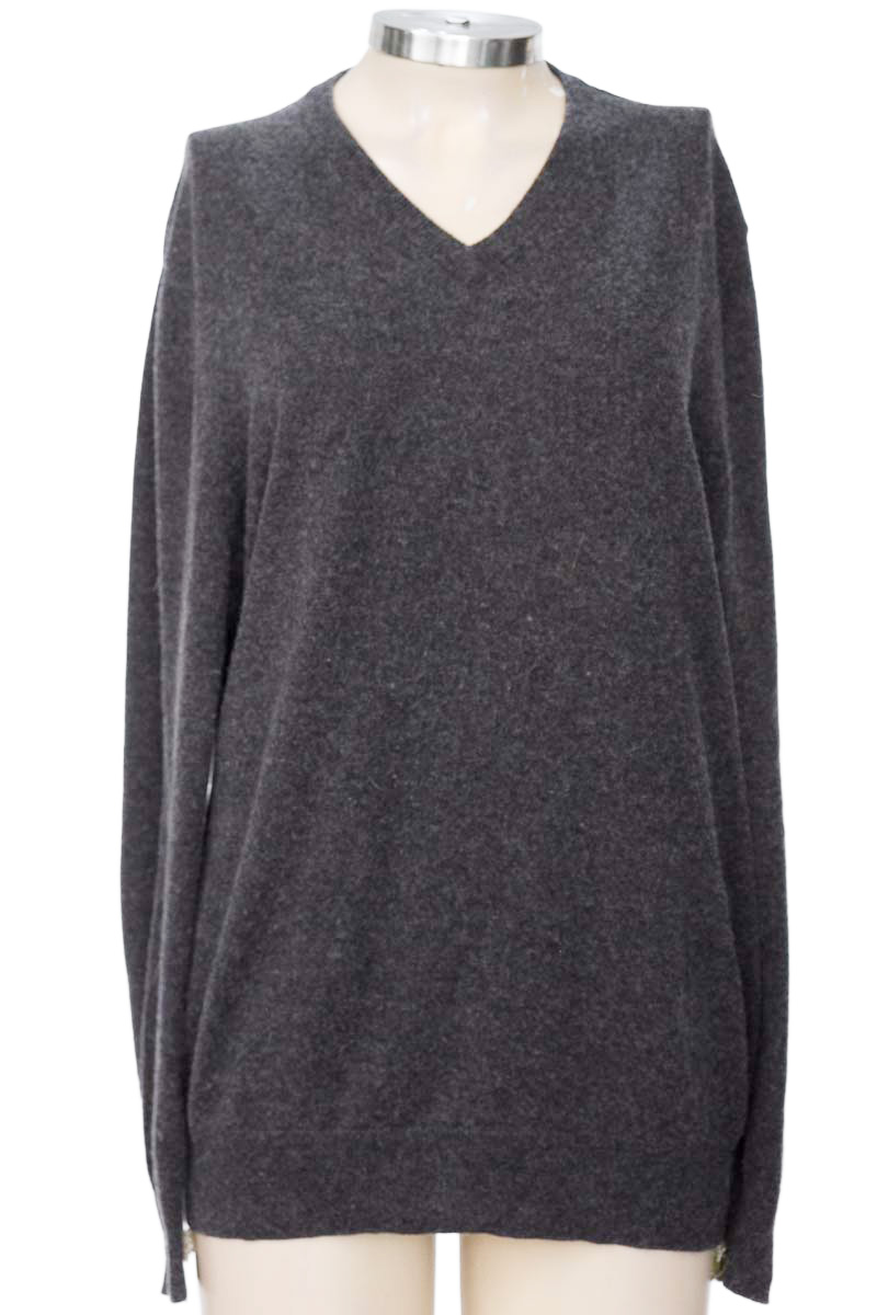 Sweater color Negro - Galeria
