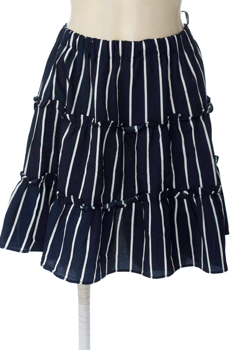 Falda color Azul - Closeando