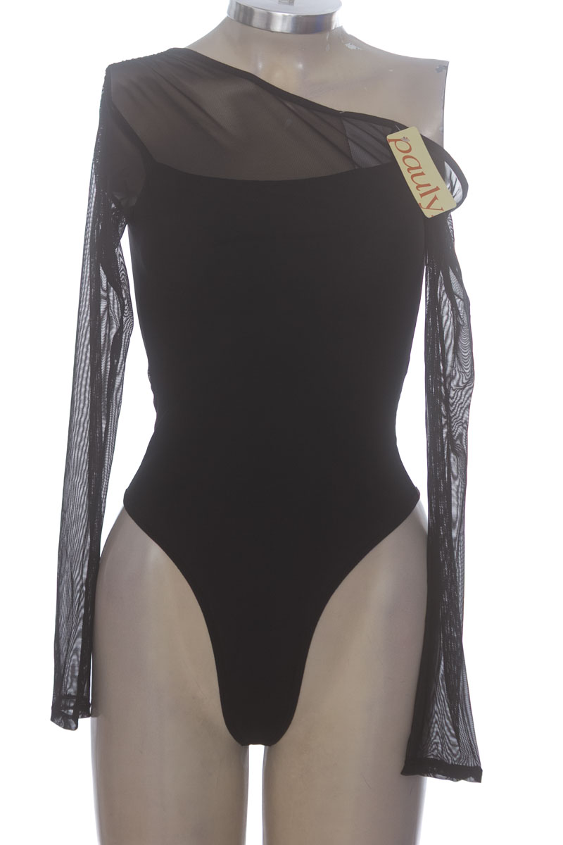 Top / Camiseta color Negro - Pauly.