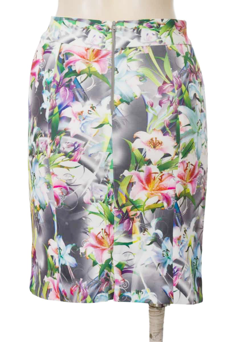 Falda color Gris - Closeando