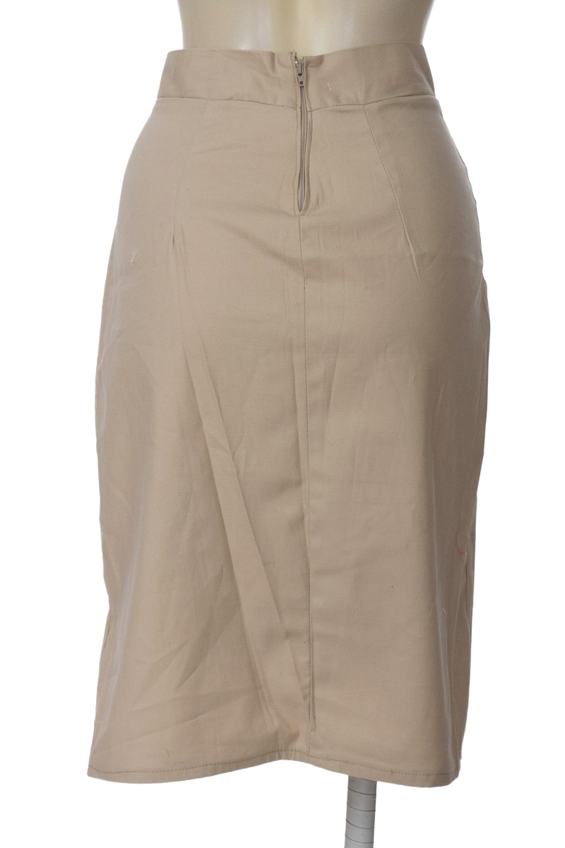 Falda color Beige - Closeando