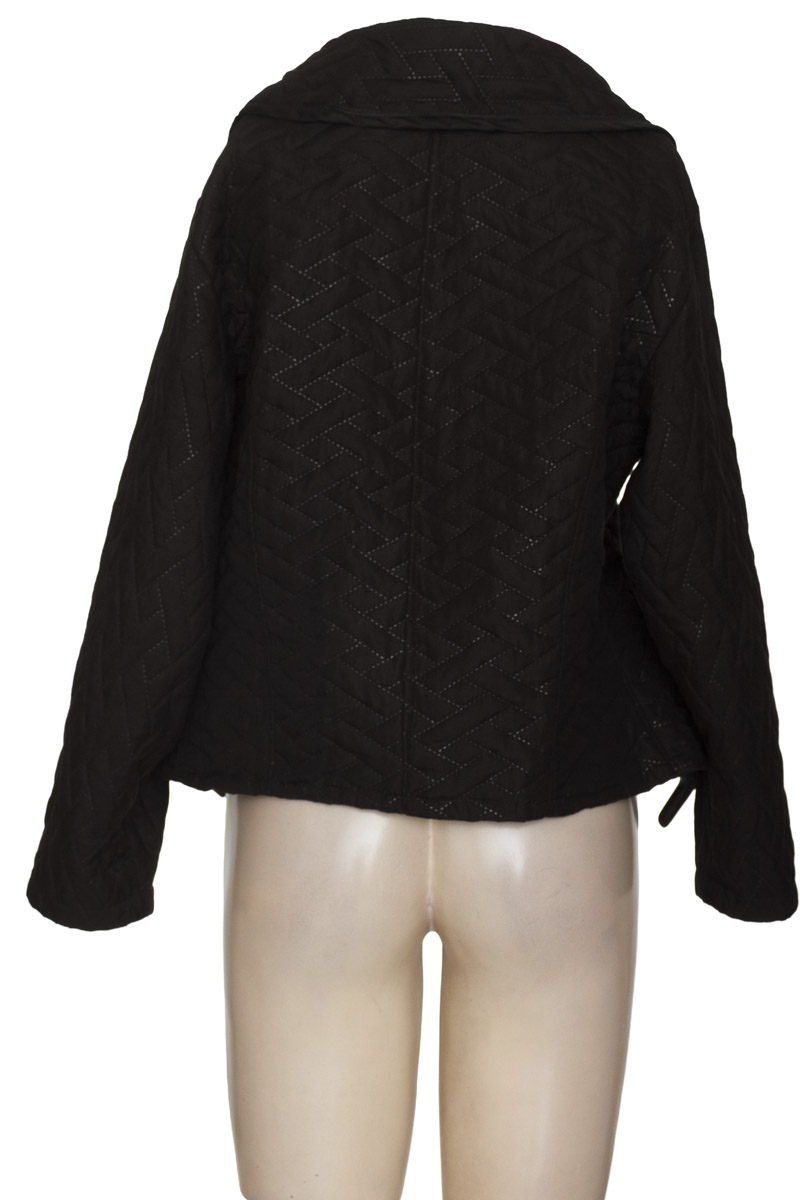 Chaqueta / Abrigo color Negro - Closeando