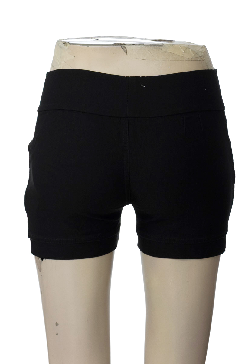 Short color Negro - Closeando