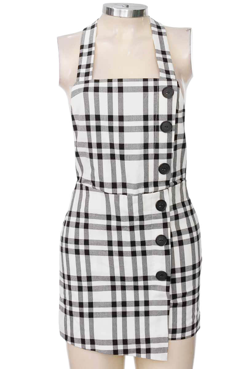 Vestido / Enterizo color Negro - Stradivarius