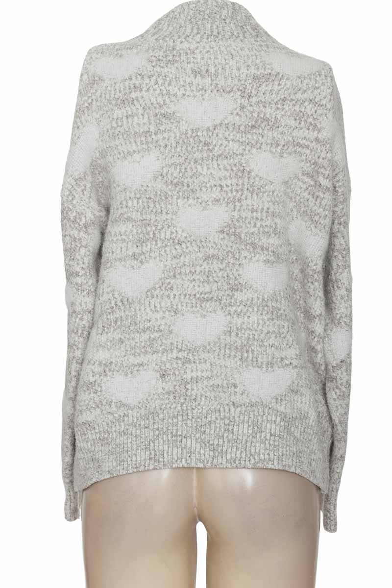 Sweater color Gris - Closeando