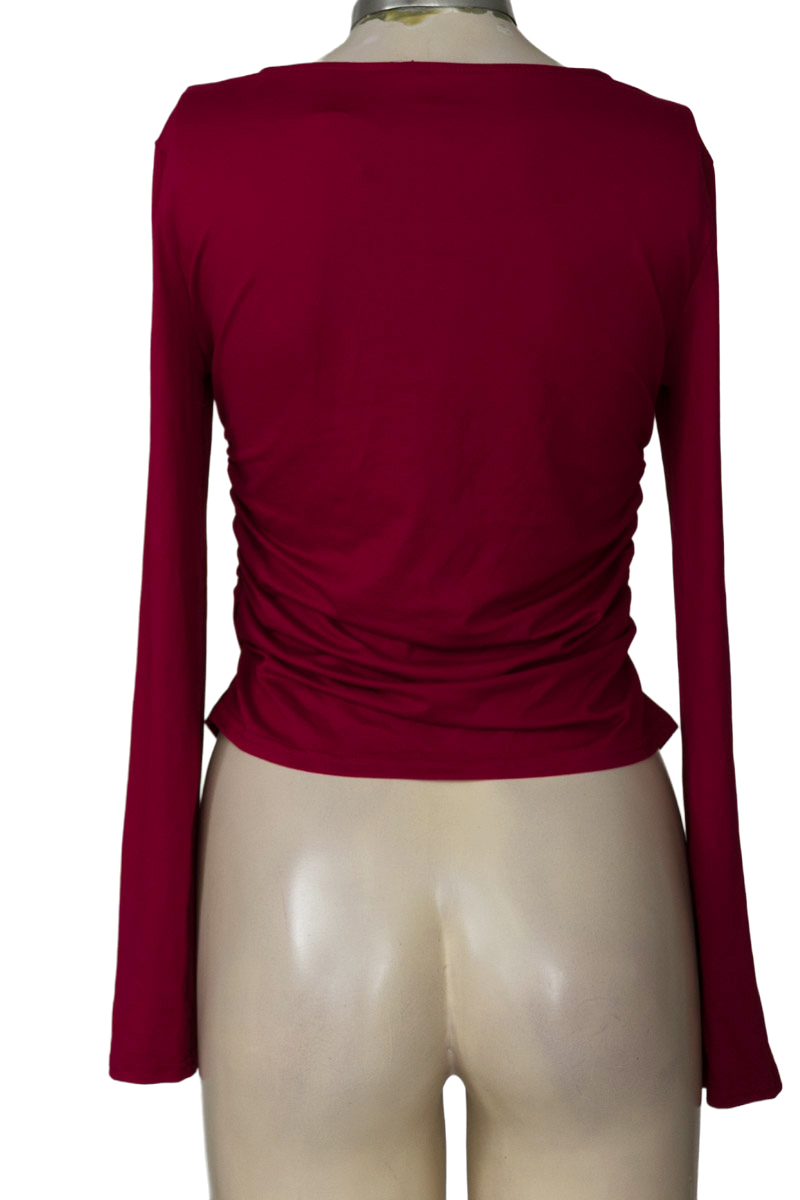 Top / Camiseta color Vinotinto - Closeando