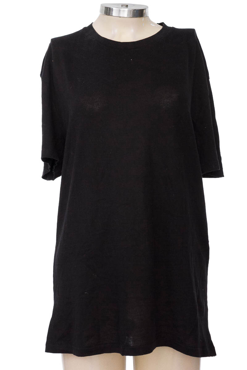 Top / Camiseta color Negro - Zara