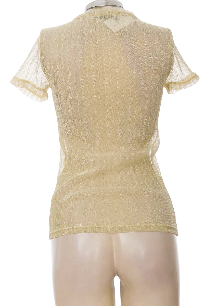 Top / Camiseta color Dorado - PATPRIMO