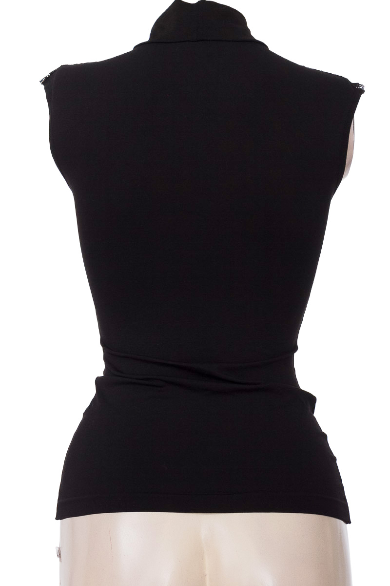 Top / Camiseta color Negro - SAMSARA