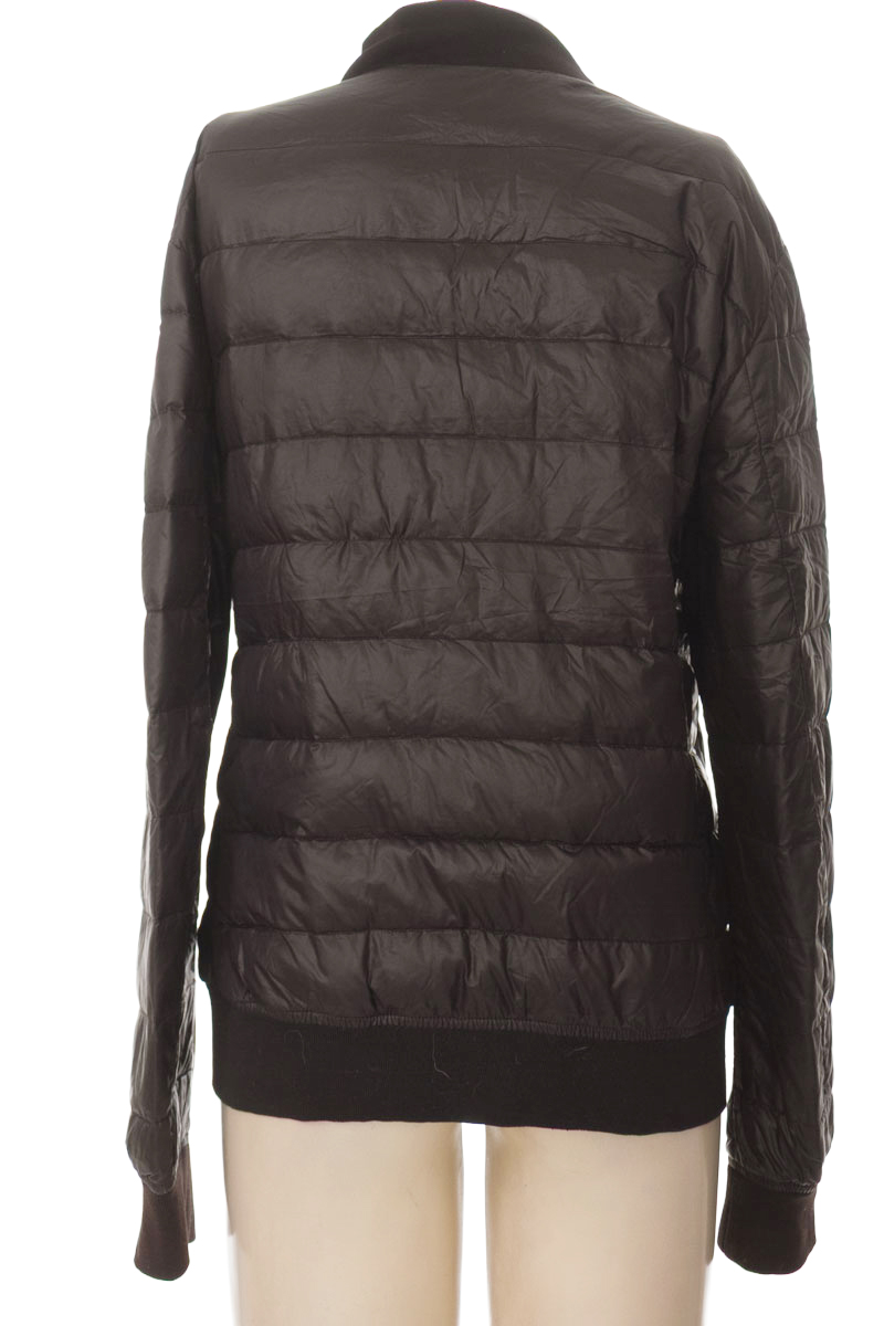 Chaqueta color Negro - Closeando