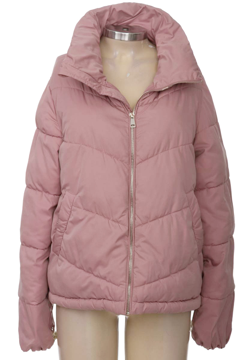 Chaqueta / Abrigo color Rosado - Stradivarius