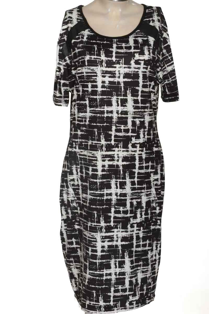 Vestido / Enterizo color Negro - Closeando