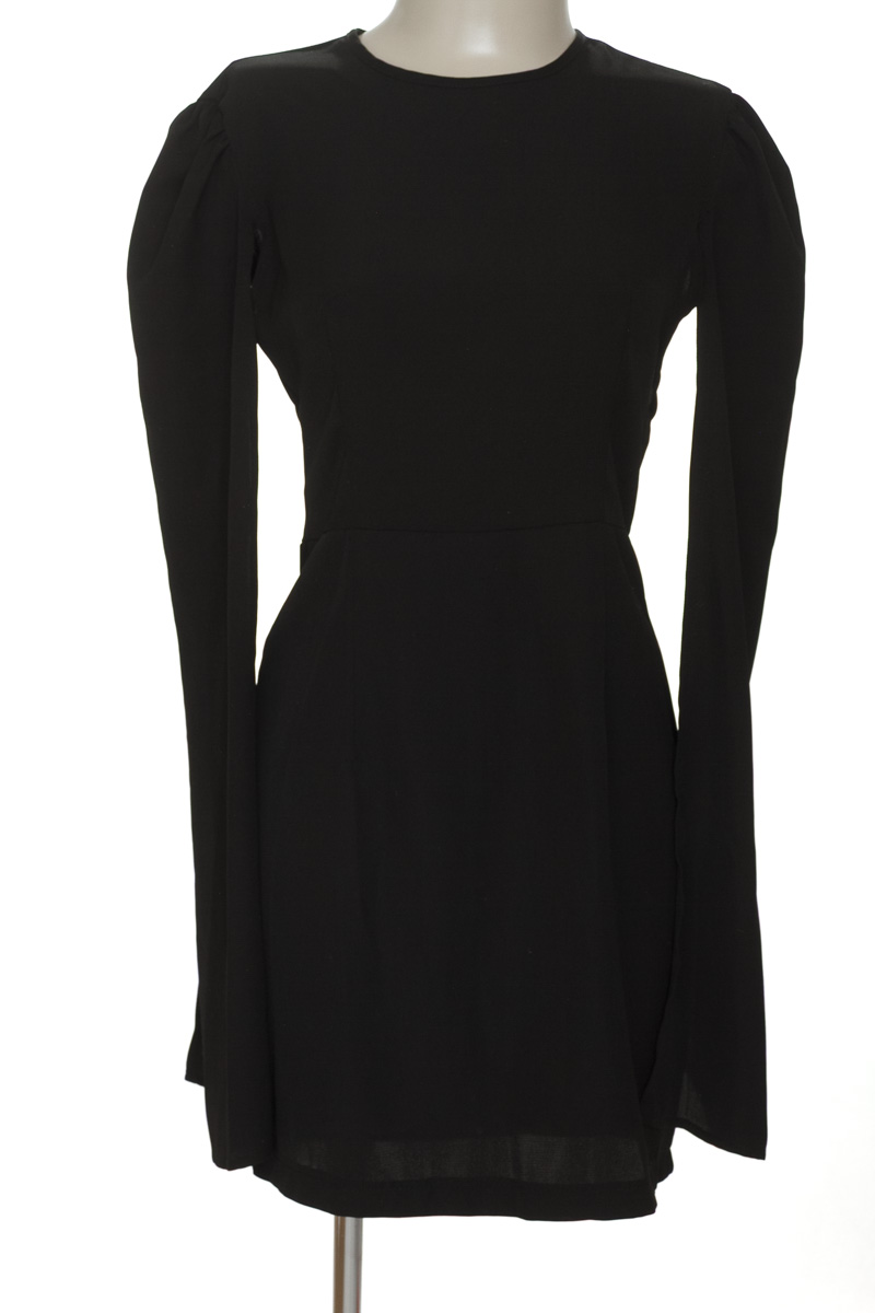 Vestido / Enterizo color Negro - Closeando