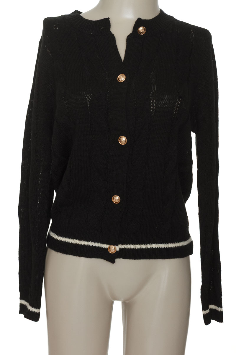 Sweater color Negro - Closeando