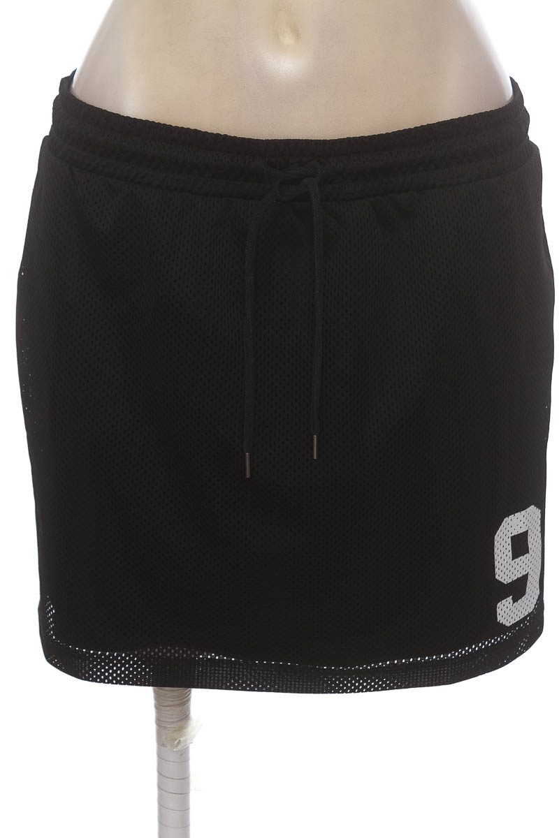 Falda color Negro - Forever 21