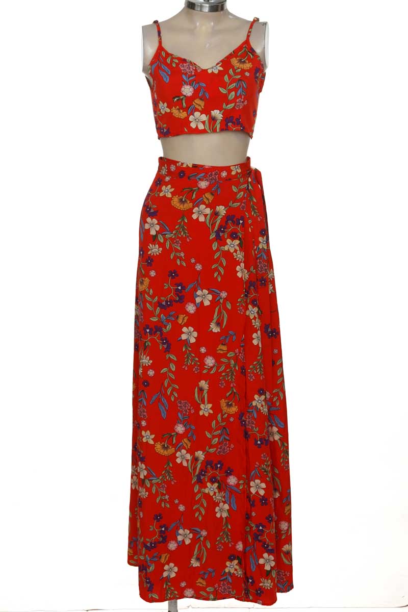 Vestido / Enterizo color Rojo - Closeando