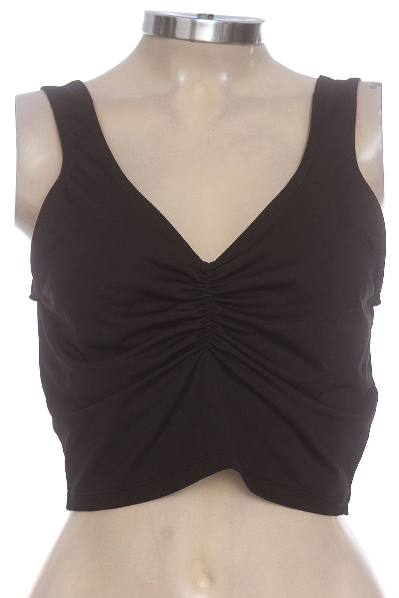 Top / Camiseta color Negro - People