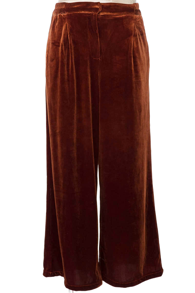 Pantalones color Café - L Love