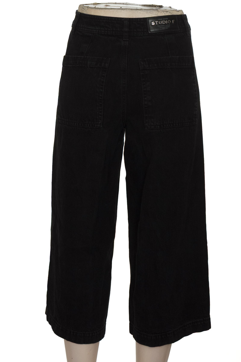 Pantalones color Negro - Studio F