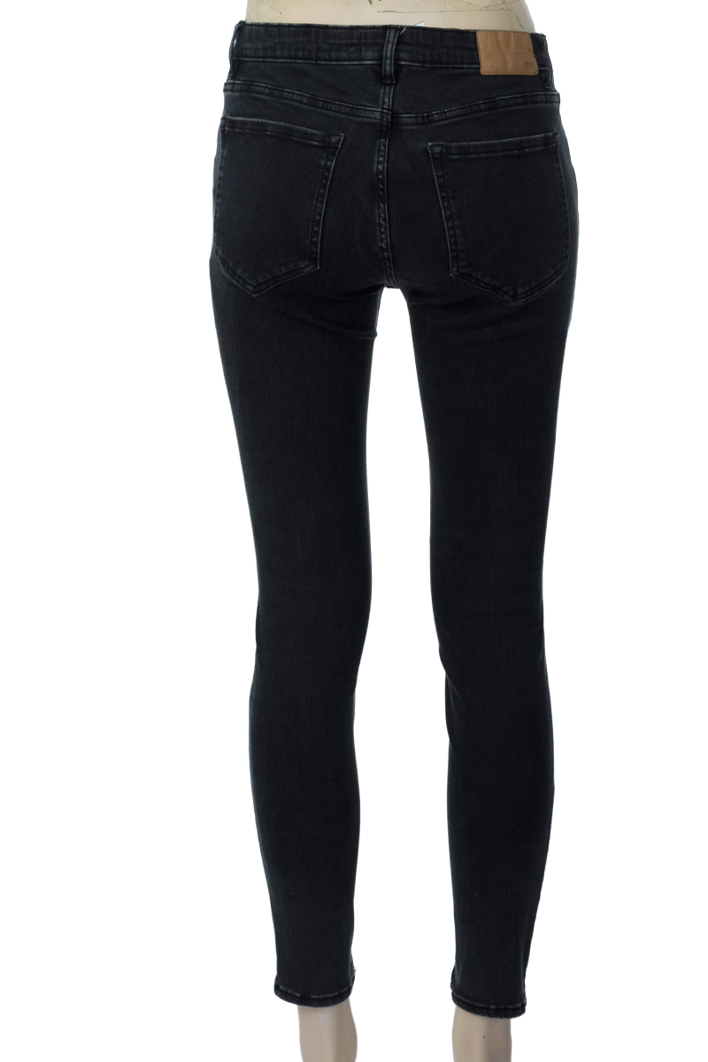 Pantalones color Negro - Zara