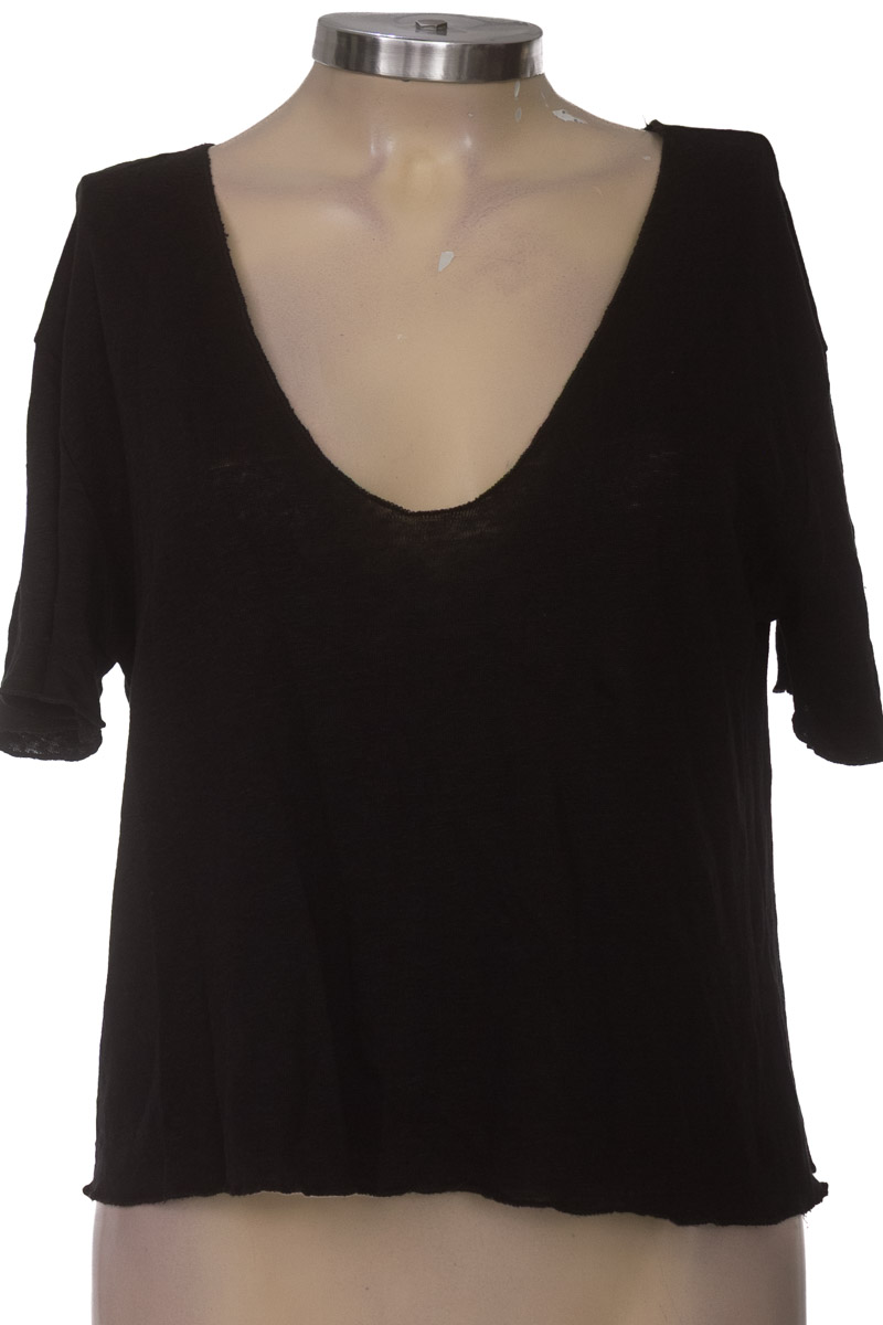 Top / Camiseta color Negro - Zara