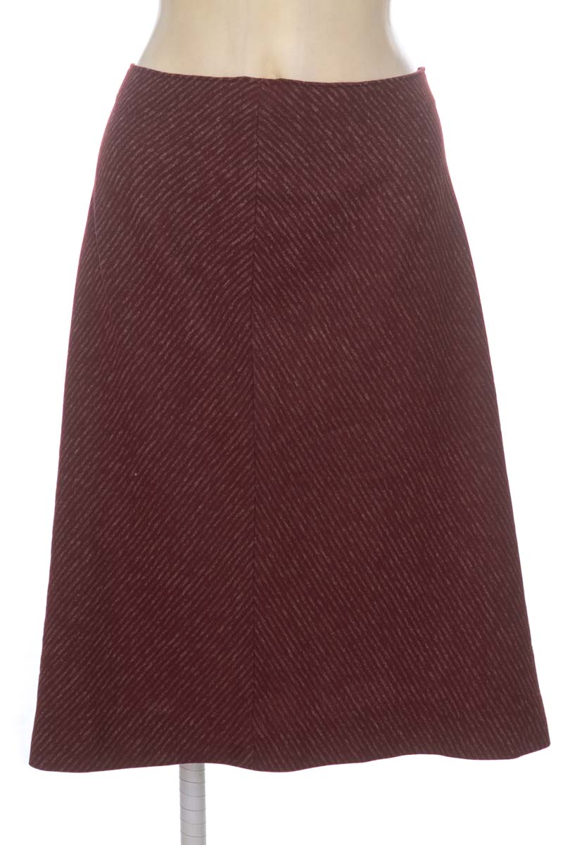 Falda color Vinotinto - Closeando