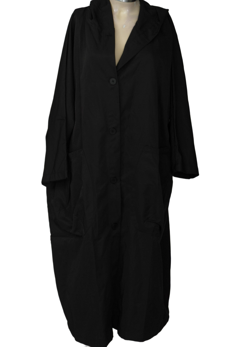 Chaqueta / Abrigo color Negro - Closeando