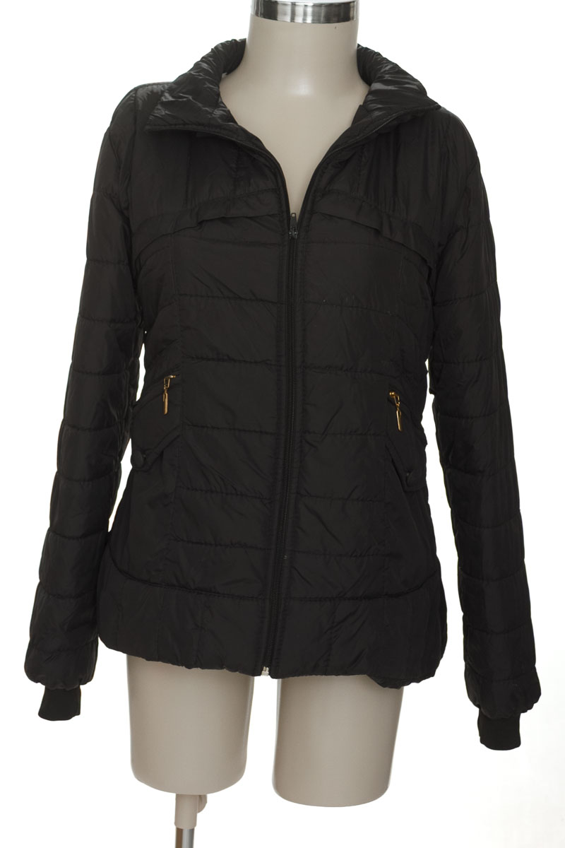 Chaqueta / Abrigo color Negro - Closeando