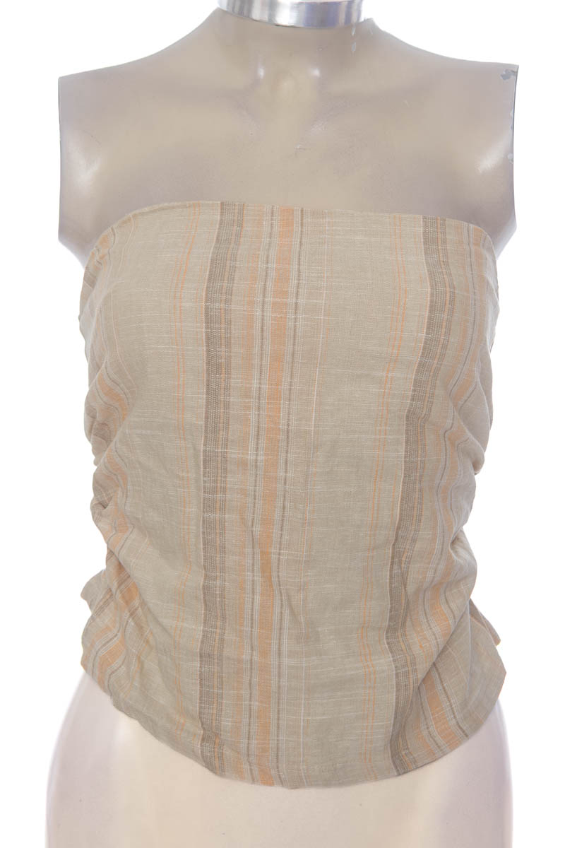 Top / Camiseta color Café - Divided by H&M
