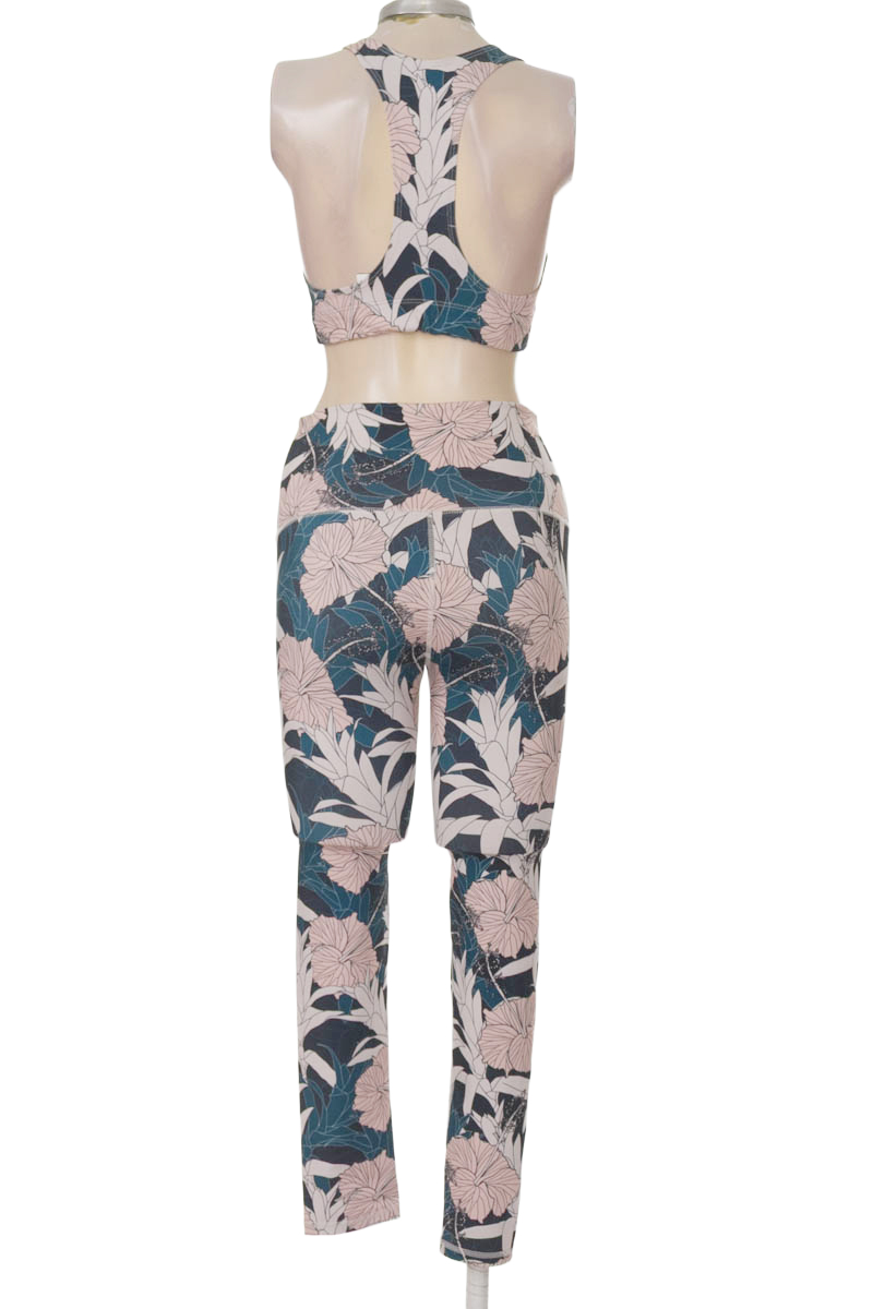 Ropa Deportiva / Salida de Baño color Estampado - GreenFit