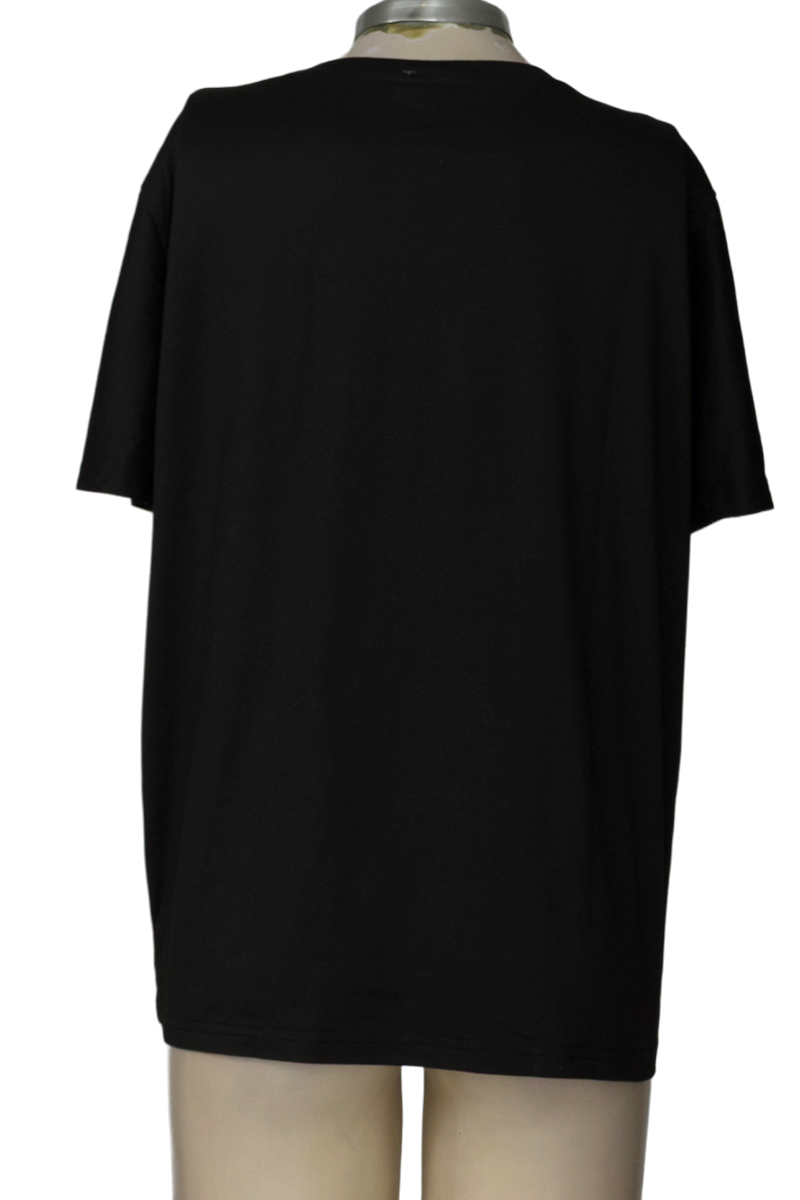 Top / Camiseta color Negro - Closeando