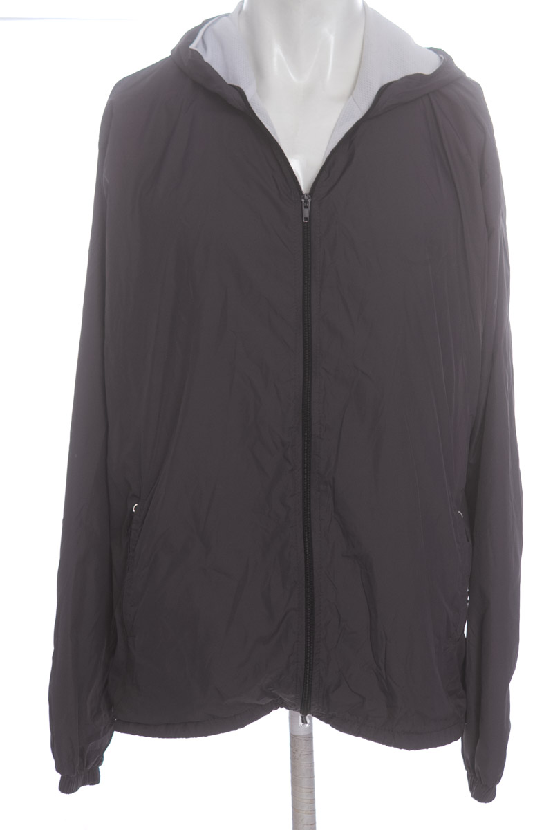 Ropa Deportiva color Gris - Closeando
