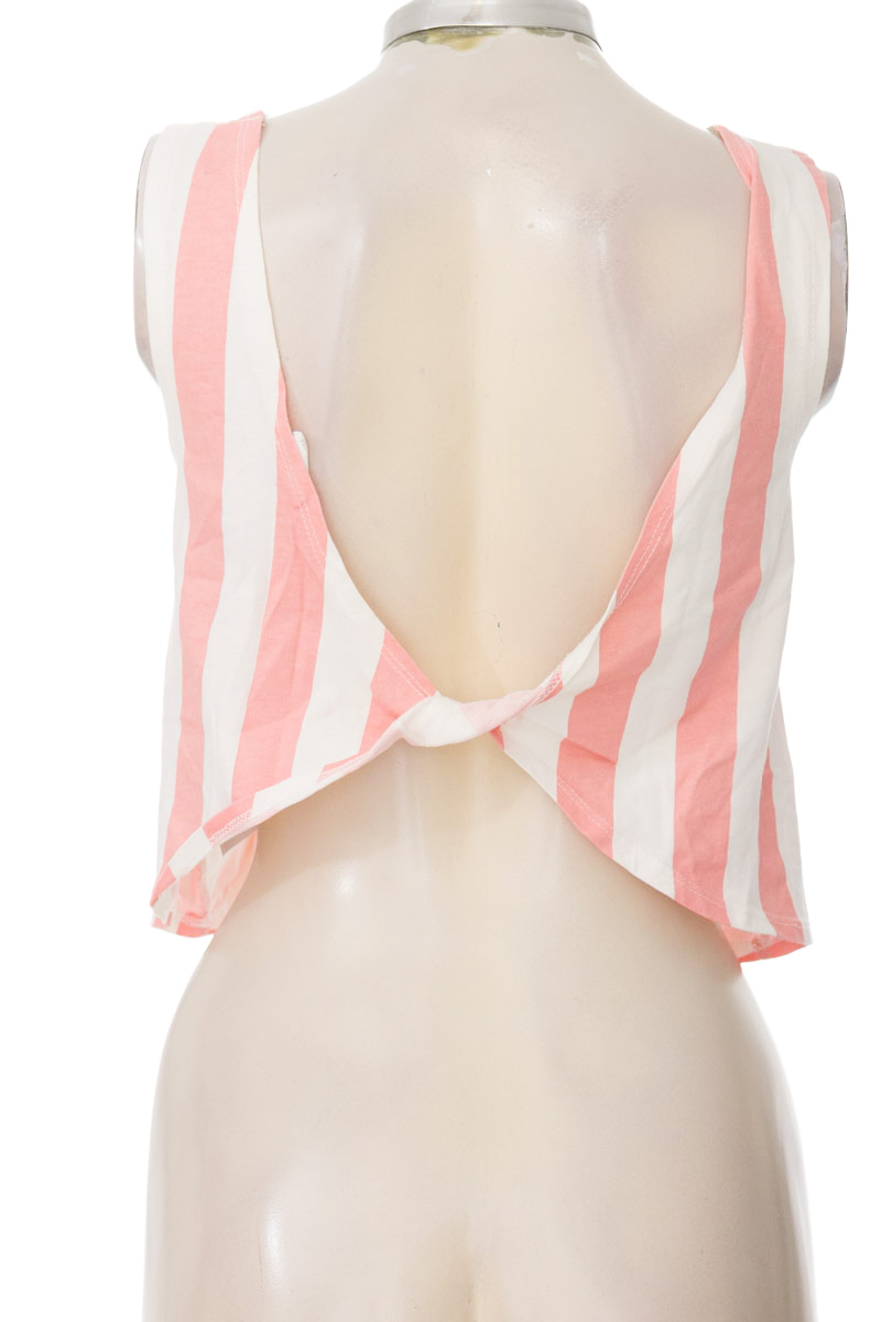 Top / Camiseta color Naranja - Zara